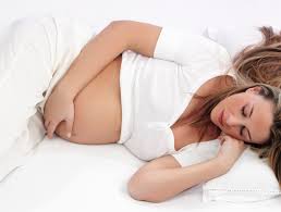 posisi tidur ibu hamil berdasarkan trimester